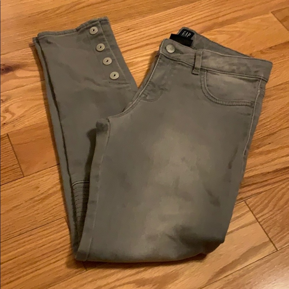 Stylish gray Gap jeggings!